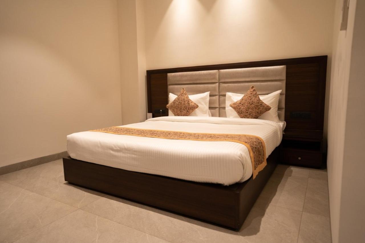 Hotel Smily Ludhiana Ngoại thất bức ảnh