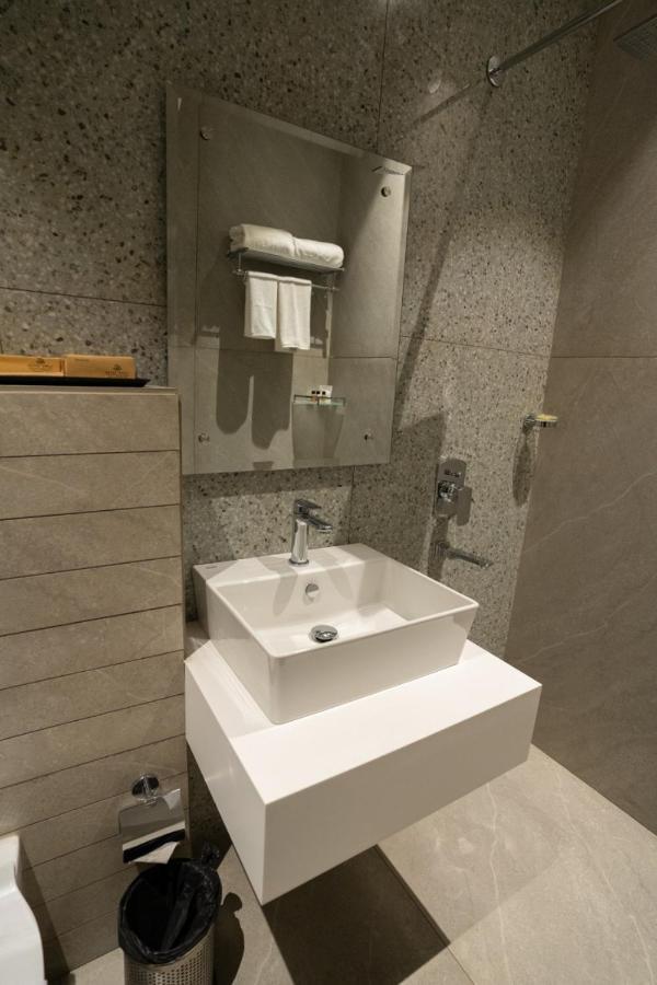 Hotel Smily Ludhiana Ngoại thất bức ảnh