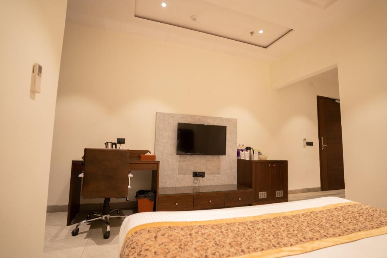 Hotel Smily Ludhiana Ngoại thất bức ảnh
