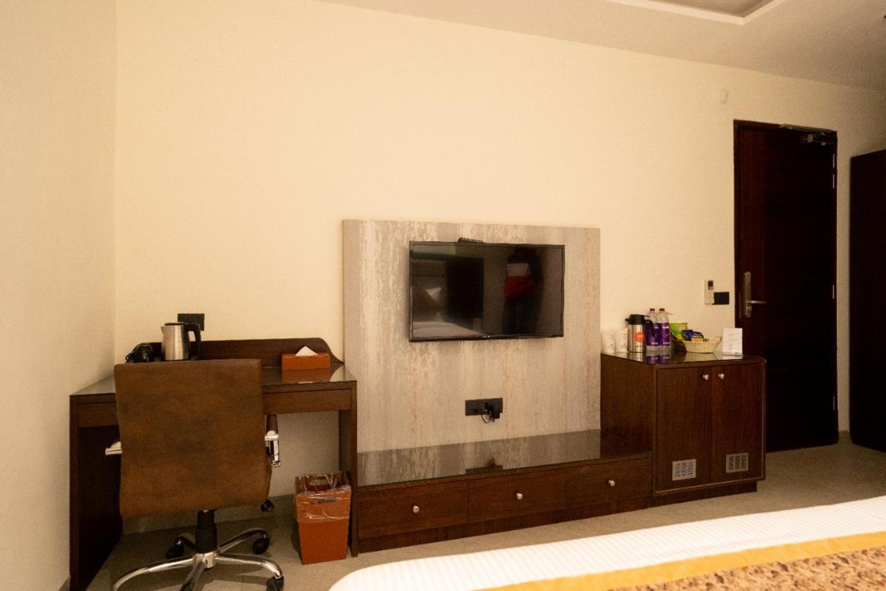 Hotel Smily Ludhiana Ngoại thất bức ảnh
