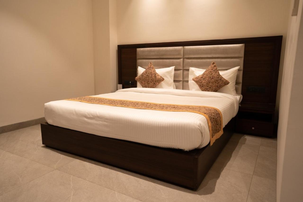 Hotel Smily Ludhiana Ngoại thất bức ảnh