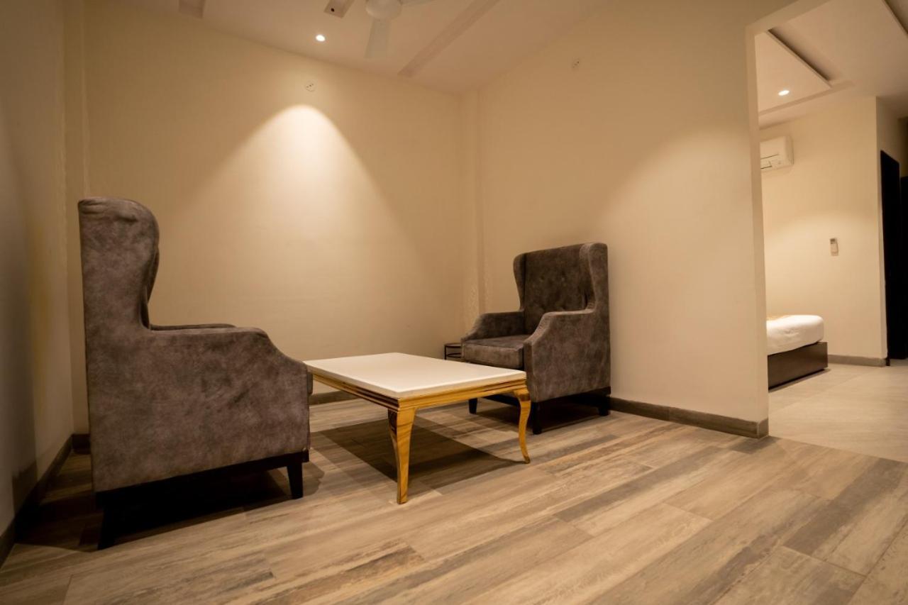 Hotel Smily Ludhiana Ngoại thất bức ảnh
