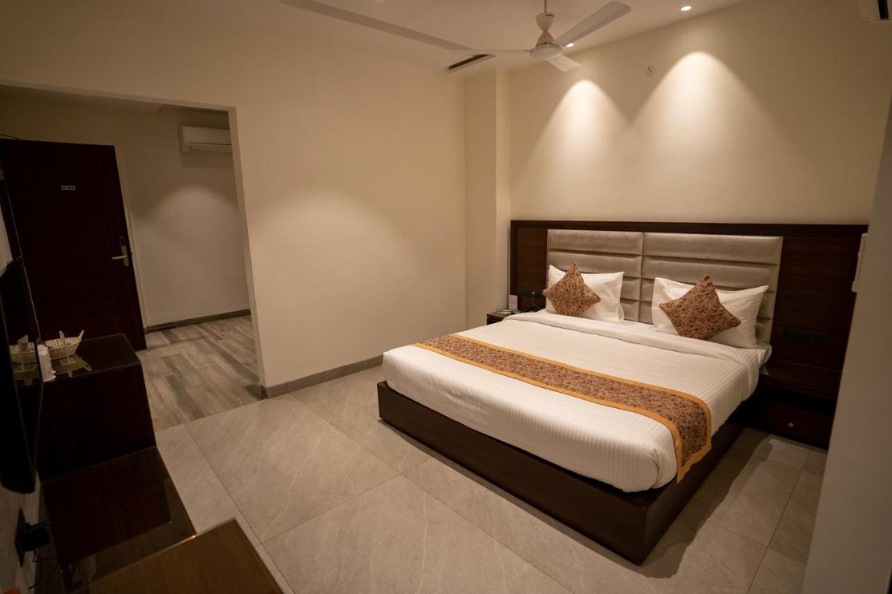 Hotel Smily Ludhiana Ngoại thất bức ảnh