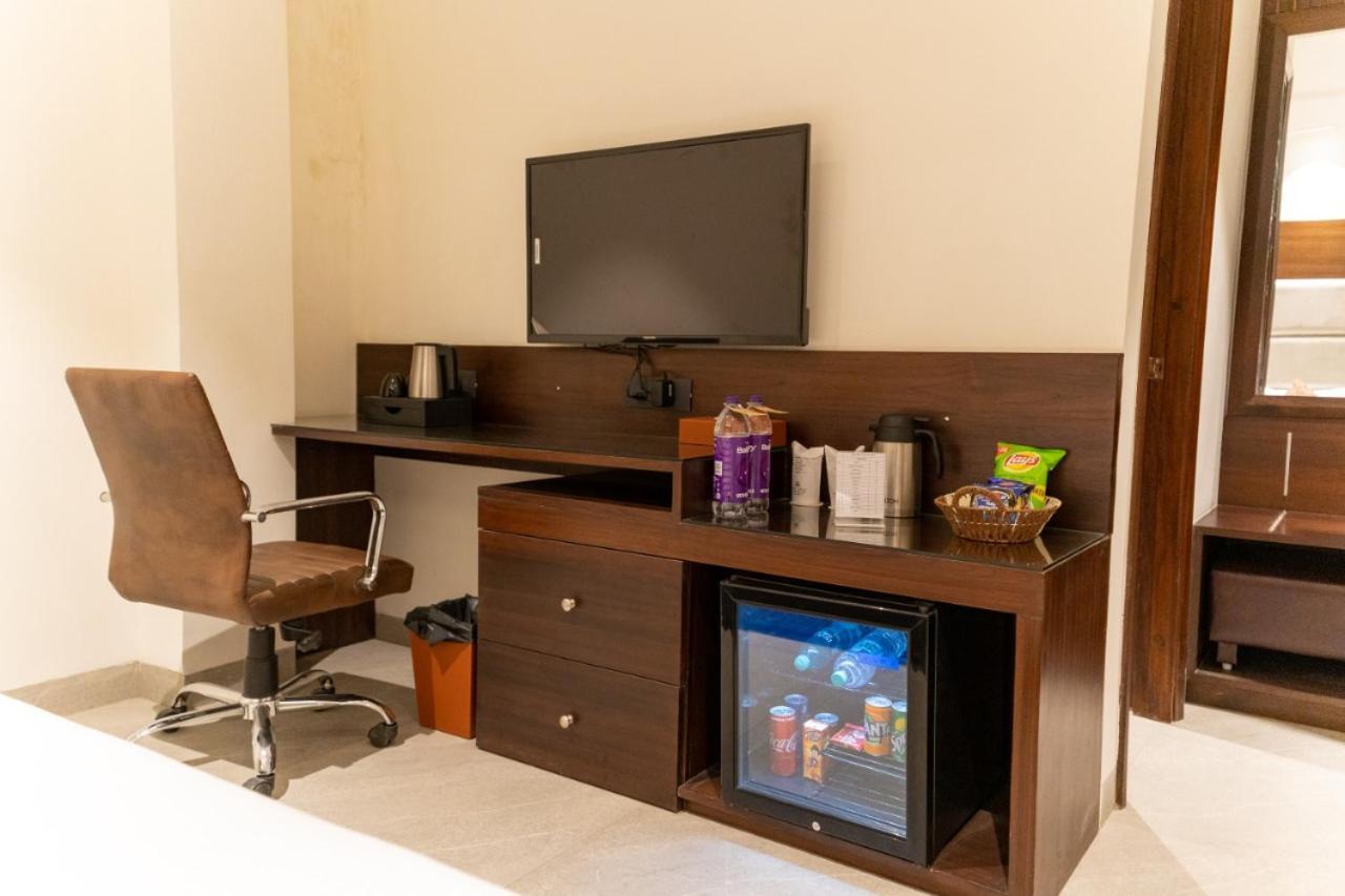 Hotel Smily Ludhiana Ngoại thất bức ảnh